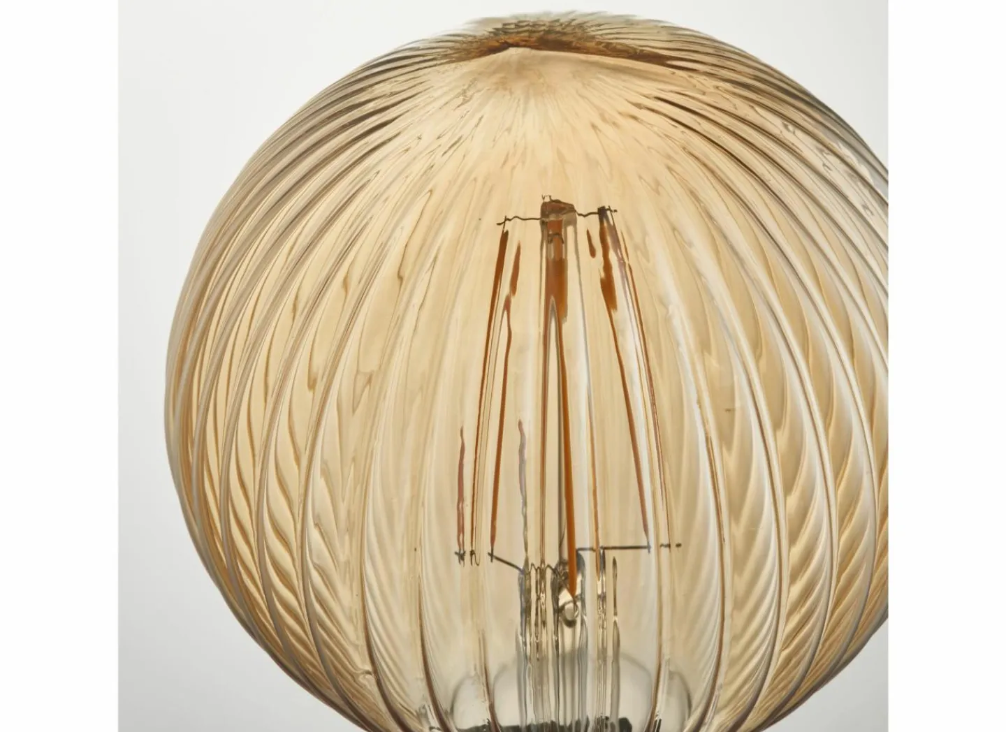 Brilliant LED-lamp Filament 4W E27- Ledlampen