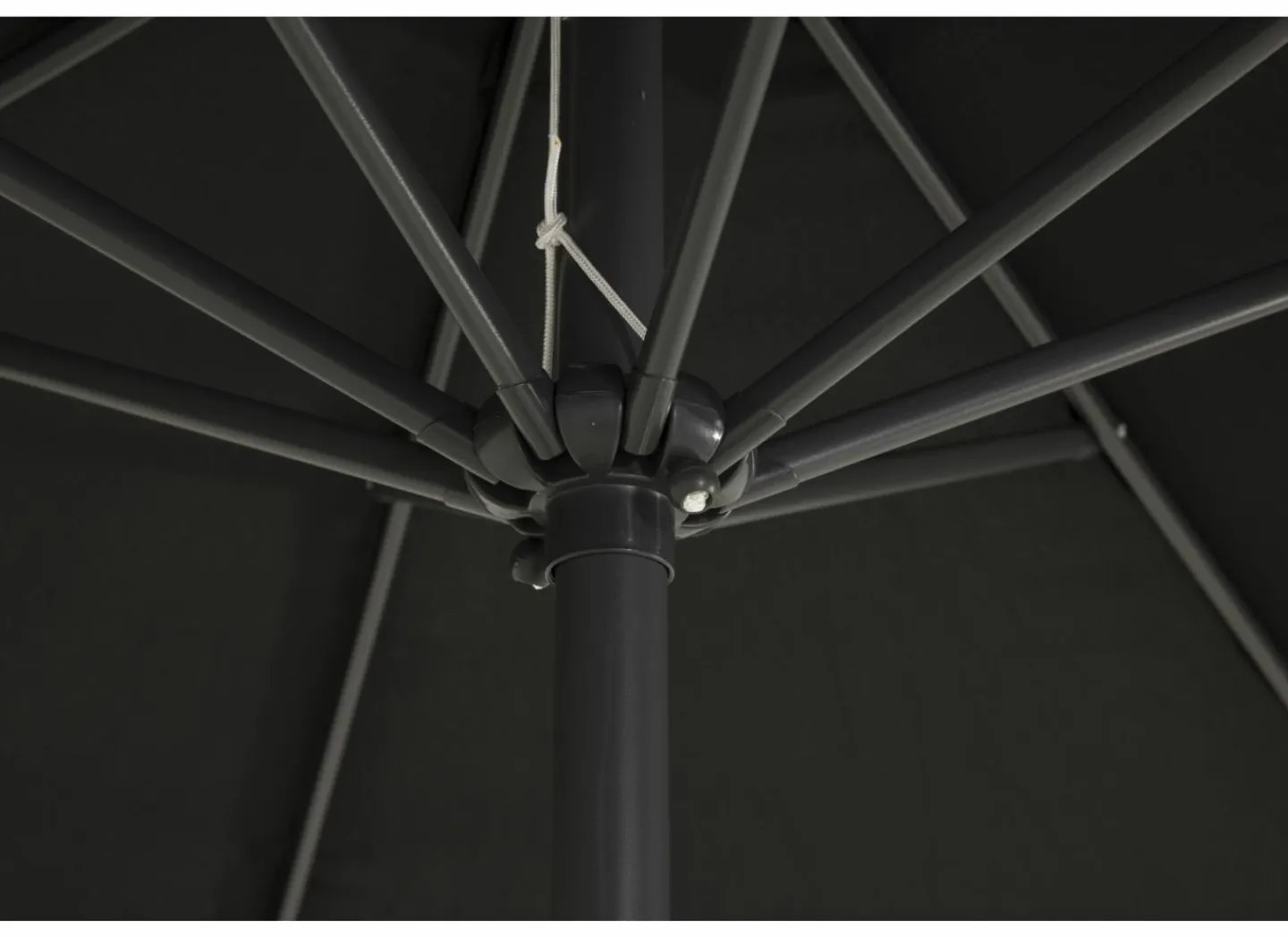 Parasol Nerissa Ø300cm zwart met beschermhoes- Staande Parasols