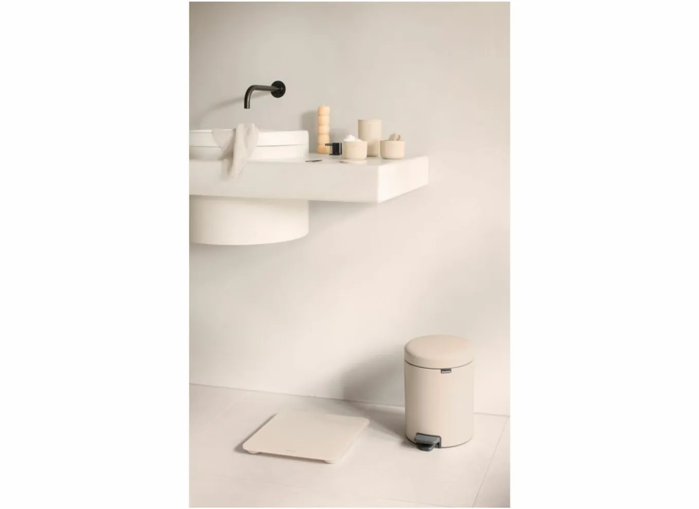 Brabantia Personenweegschaal|Personenweegschaal 28x28x3cm - glas - soft beige