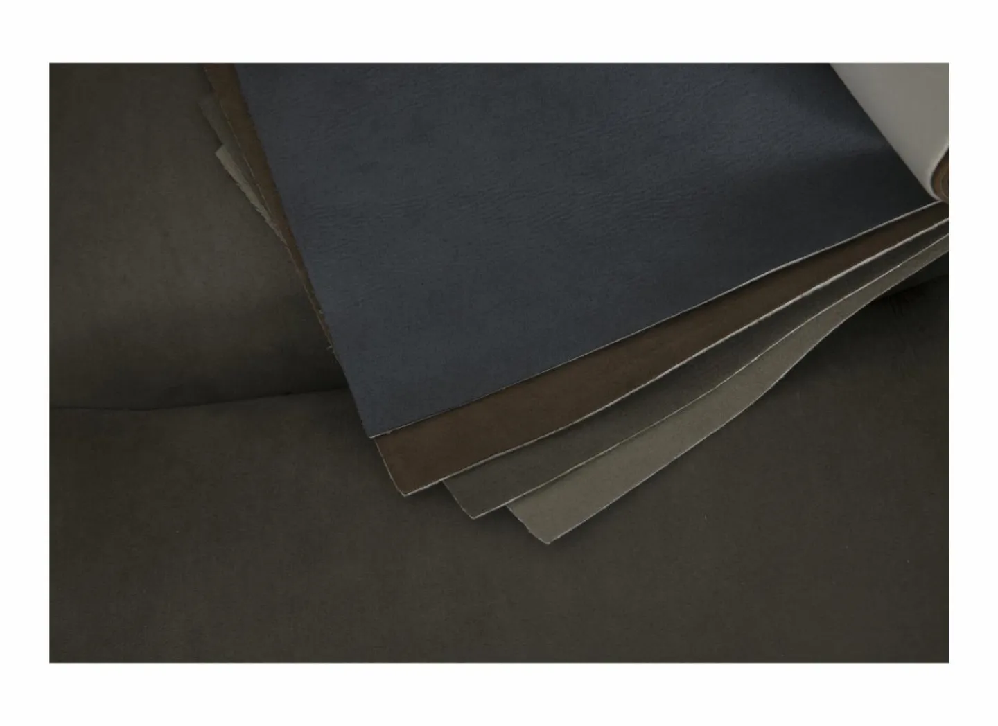 Zetel Notch 2,5+2-zit - stof - donkergrijs- Zetels